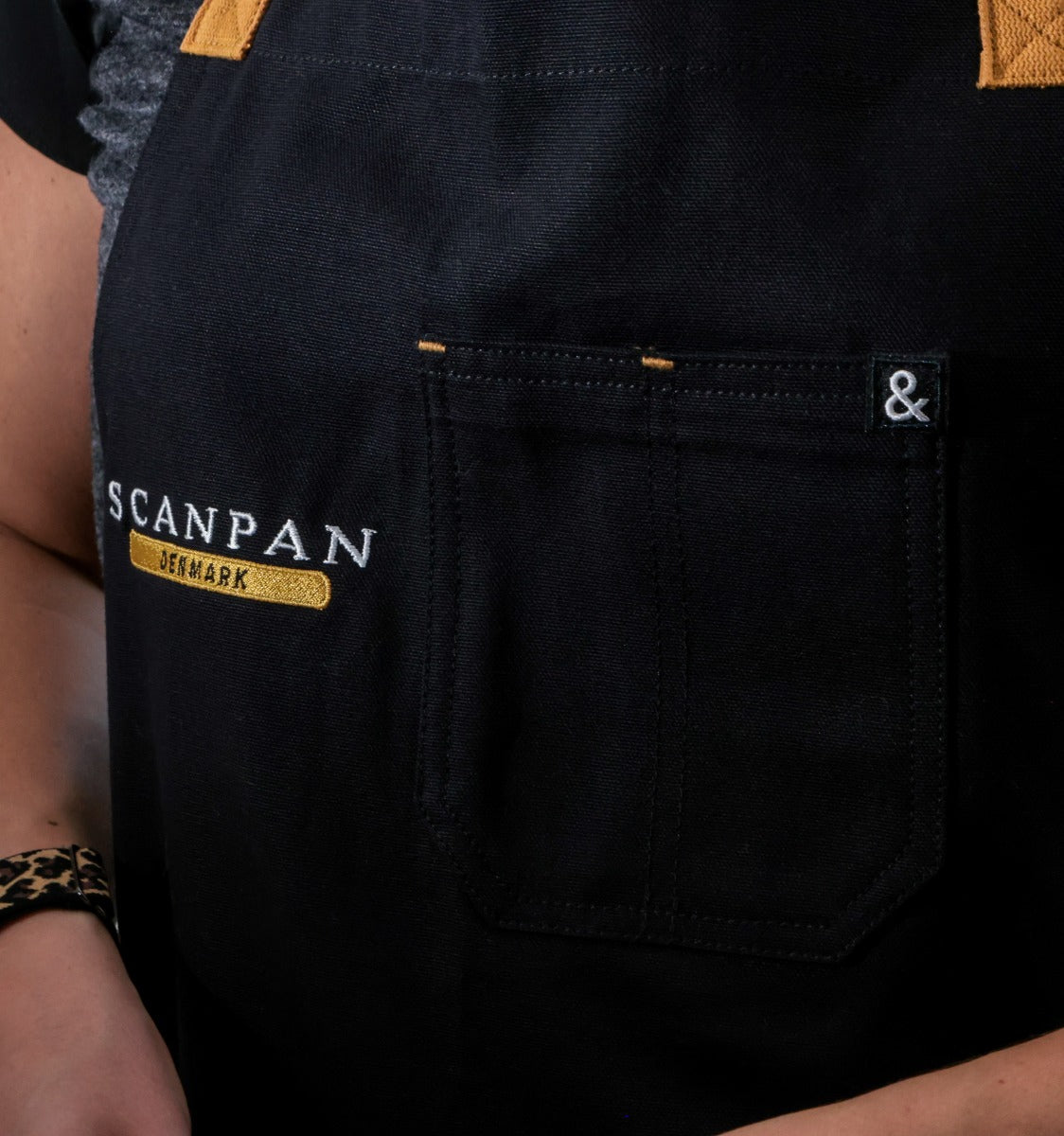 SCANPAN X Hedley & Bennett Black Caviar Apron
