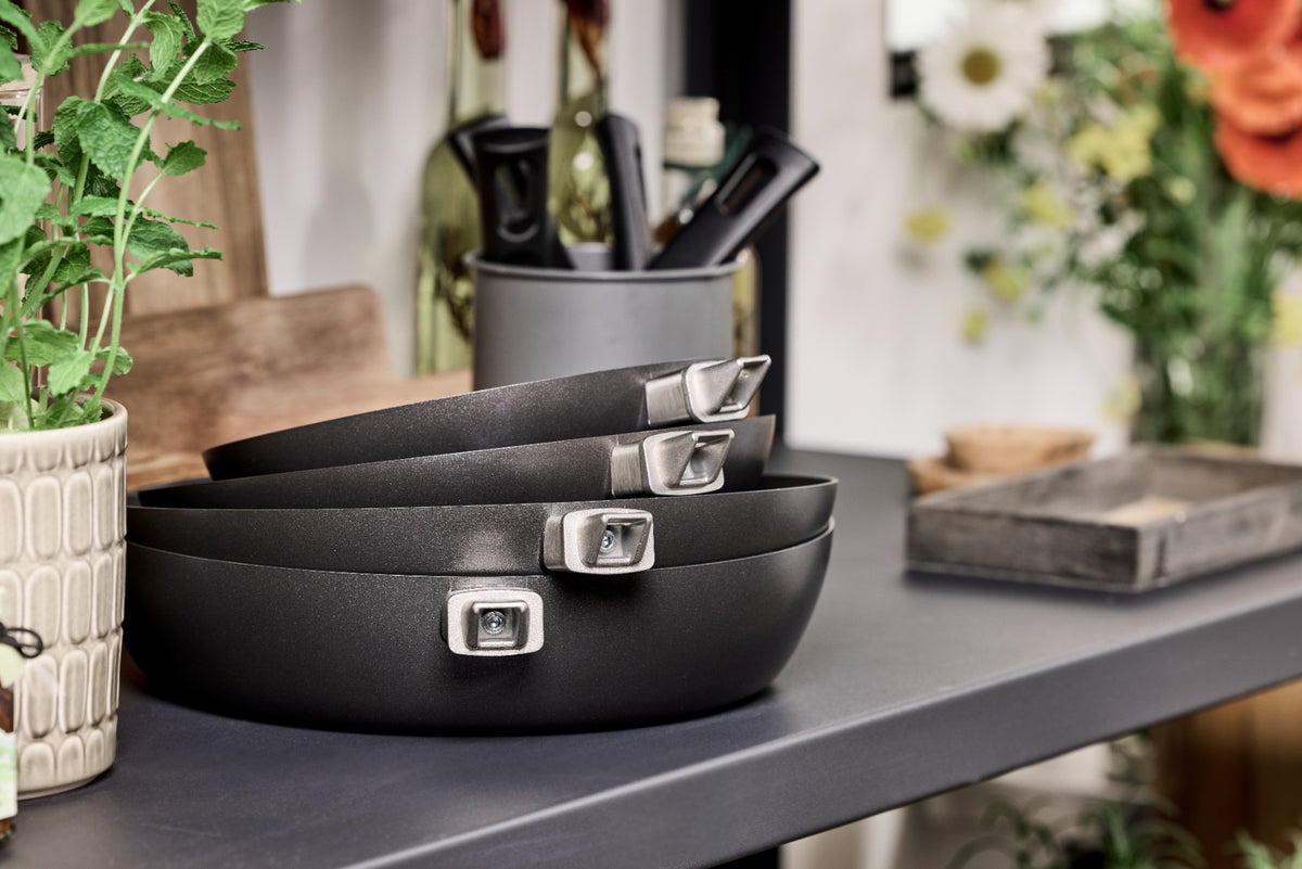 URBAN 2-Piece Fry Pan Set - 9.5" & 11"