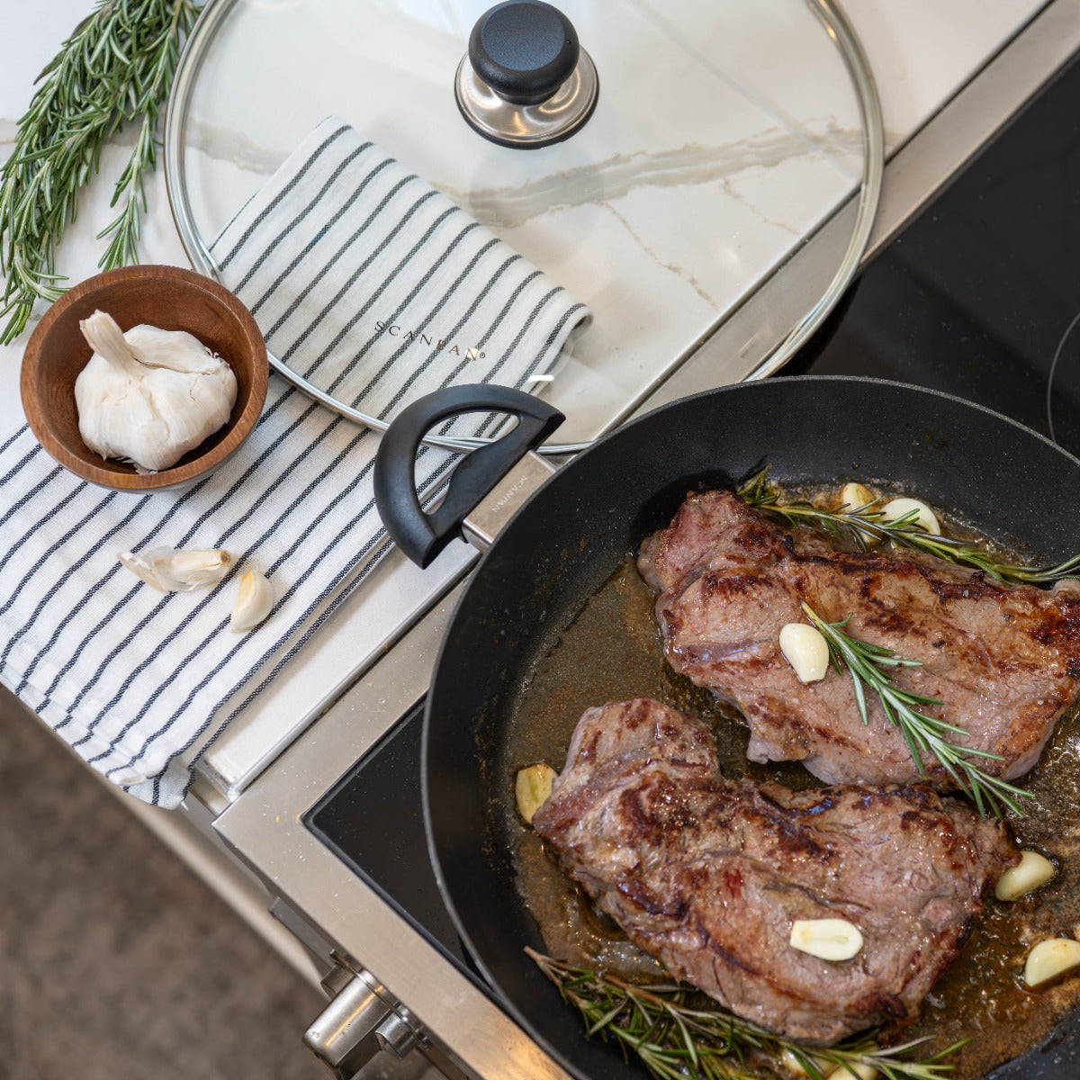 QRAFT 4.25 QT Covered Chef Pan