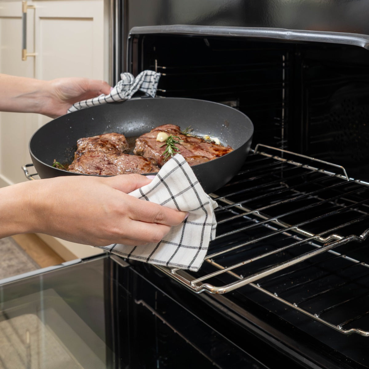 QRAFT 4.25 QT Covered Chef Pan